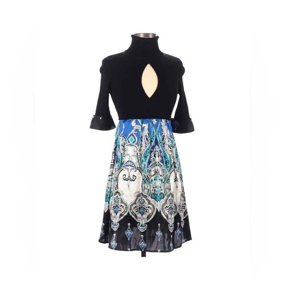 Bebe 90’s cutout paisley print dress